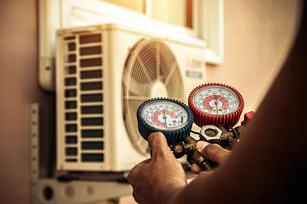 Professional Ac Installation technician working in Garrett, TX